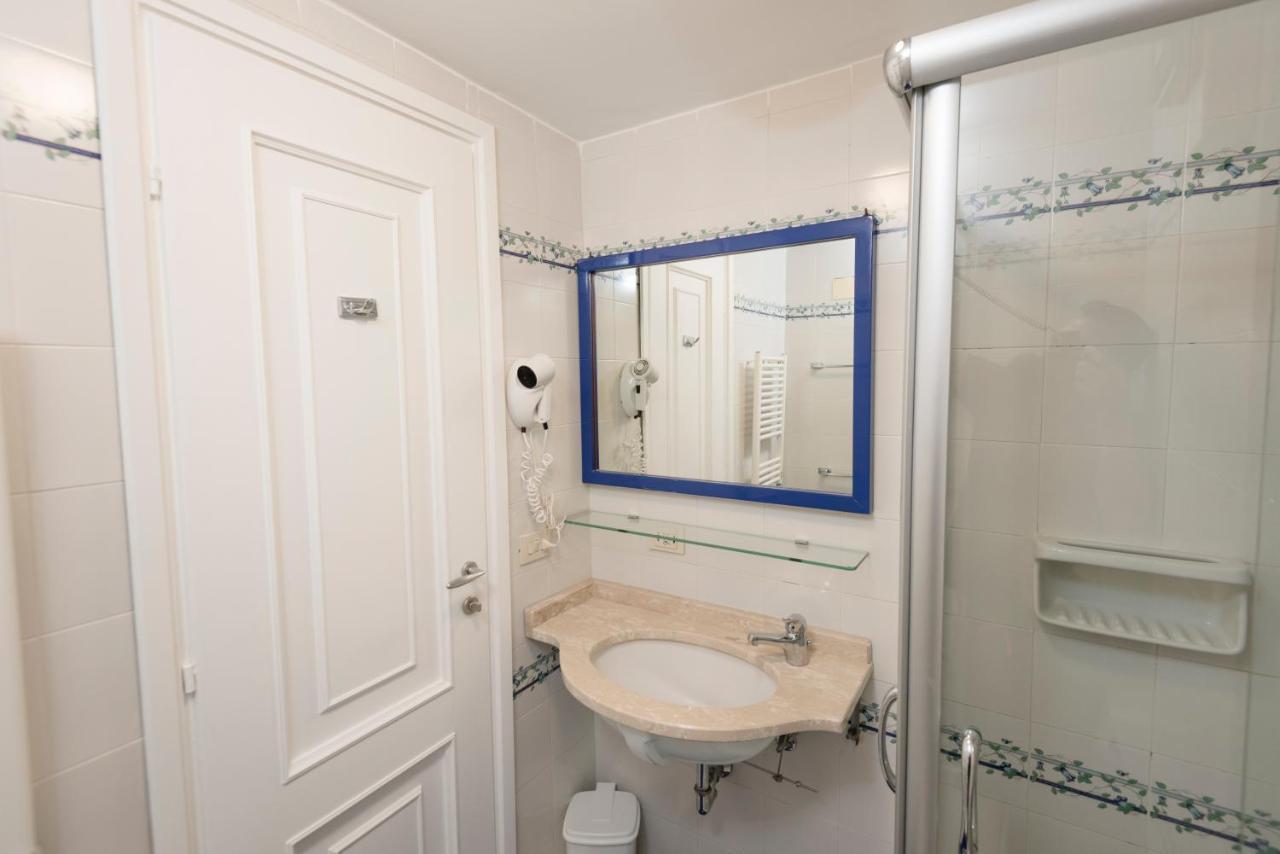 Mami Sabaudia Hotel Zewnętrze zdjęcie