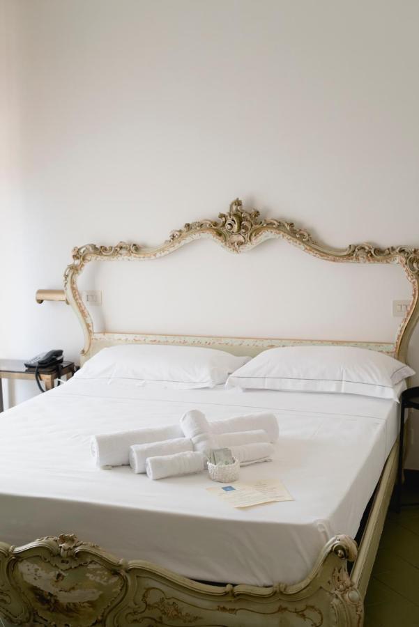 Mami Sabaudia Hotel Zewnętrze zdjęcie